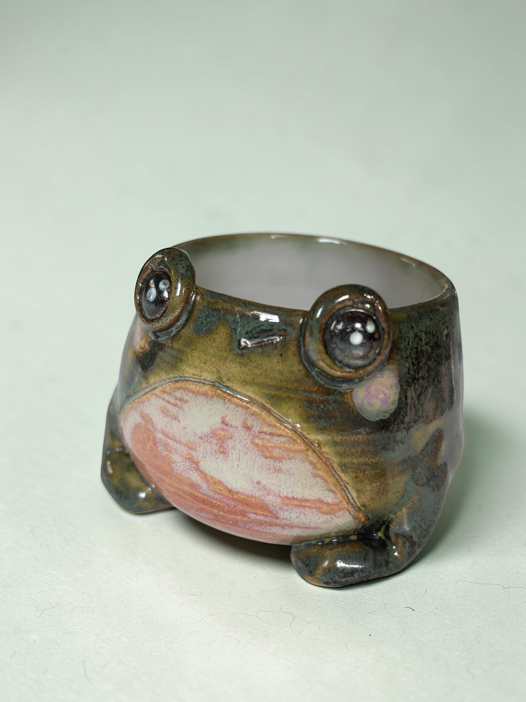 Tasse espresso grenouille grumpy verte faite main- Mug céramique artisanal - petite tasse kawaii pour café - idée cadeau original