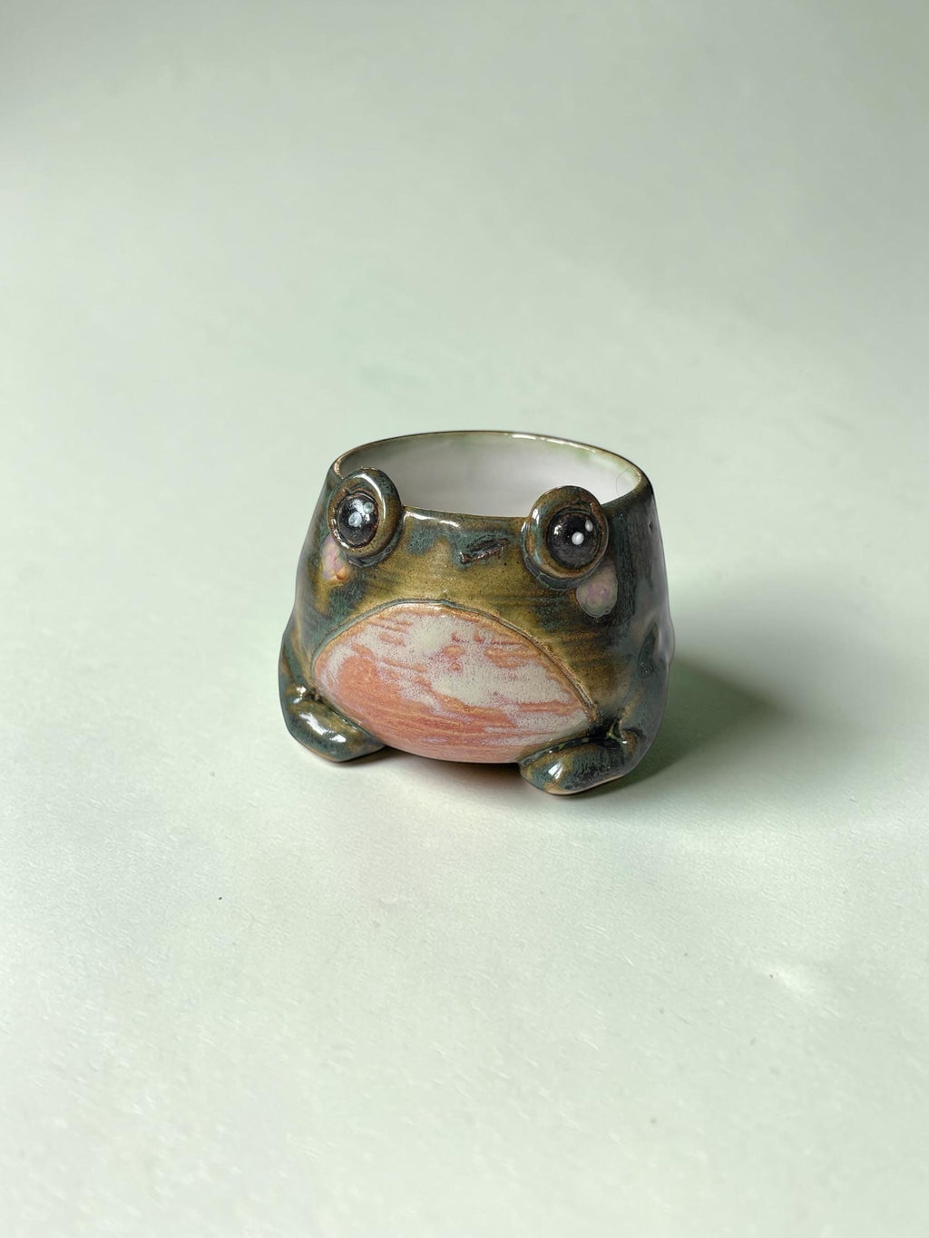 Tasse espresso grenouille grumpy verte faite main- Mug céramique artisanal - petite tasse kawaii pour café - idée cadeau original