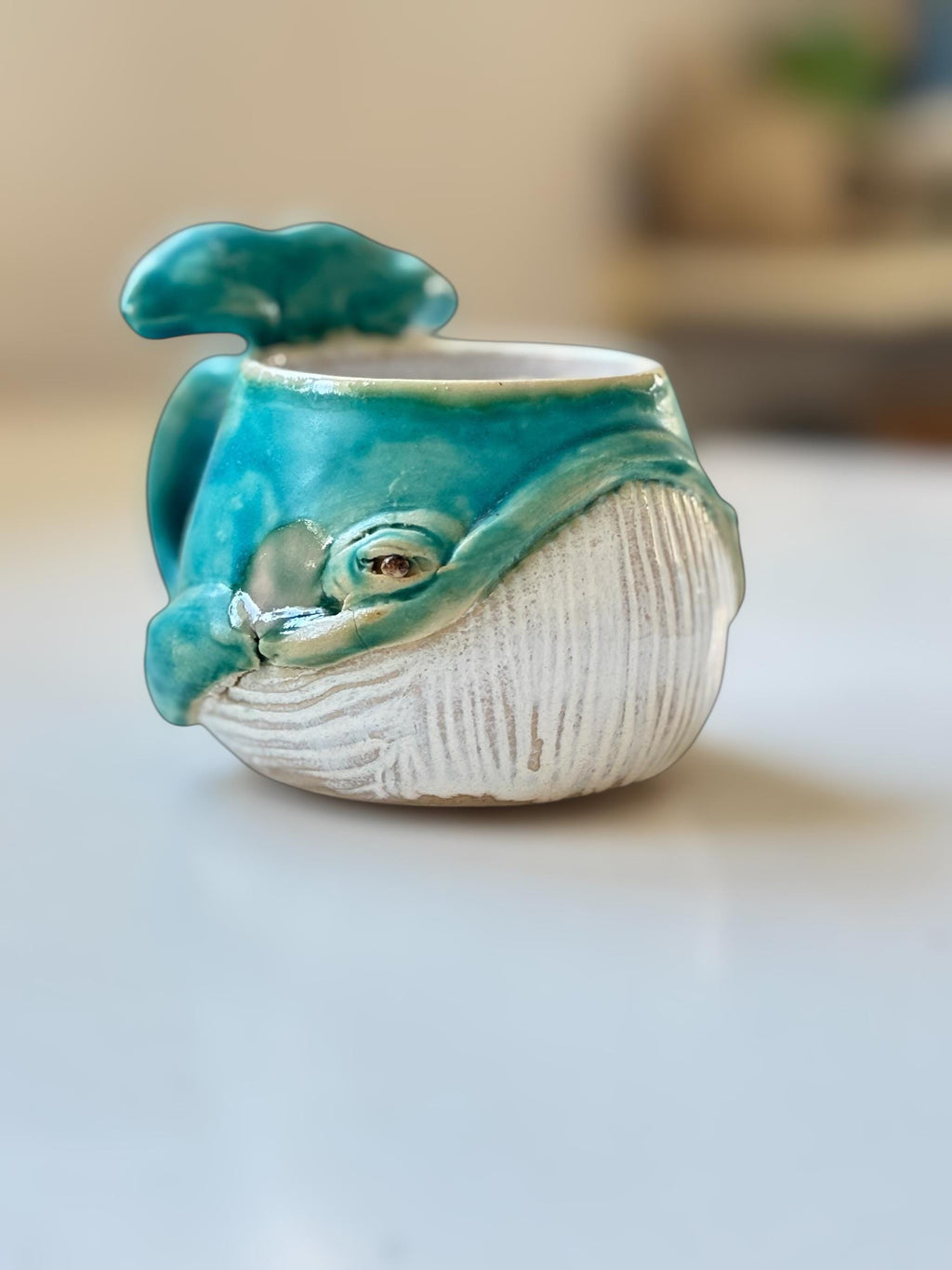 Tasse Baleine — Lagune Turquoise- céramique faite main – Mug artisanal unique – Tasse océan originale – Cadeau – Coffee cup whale handmade