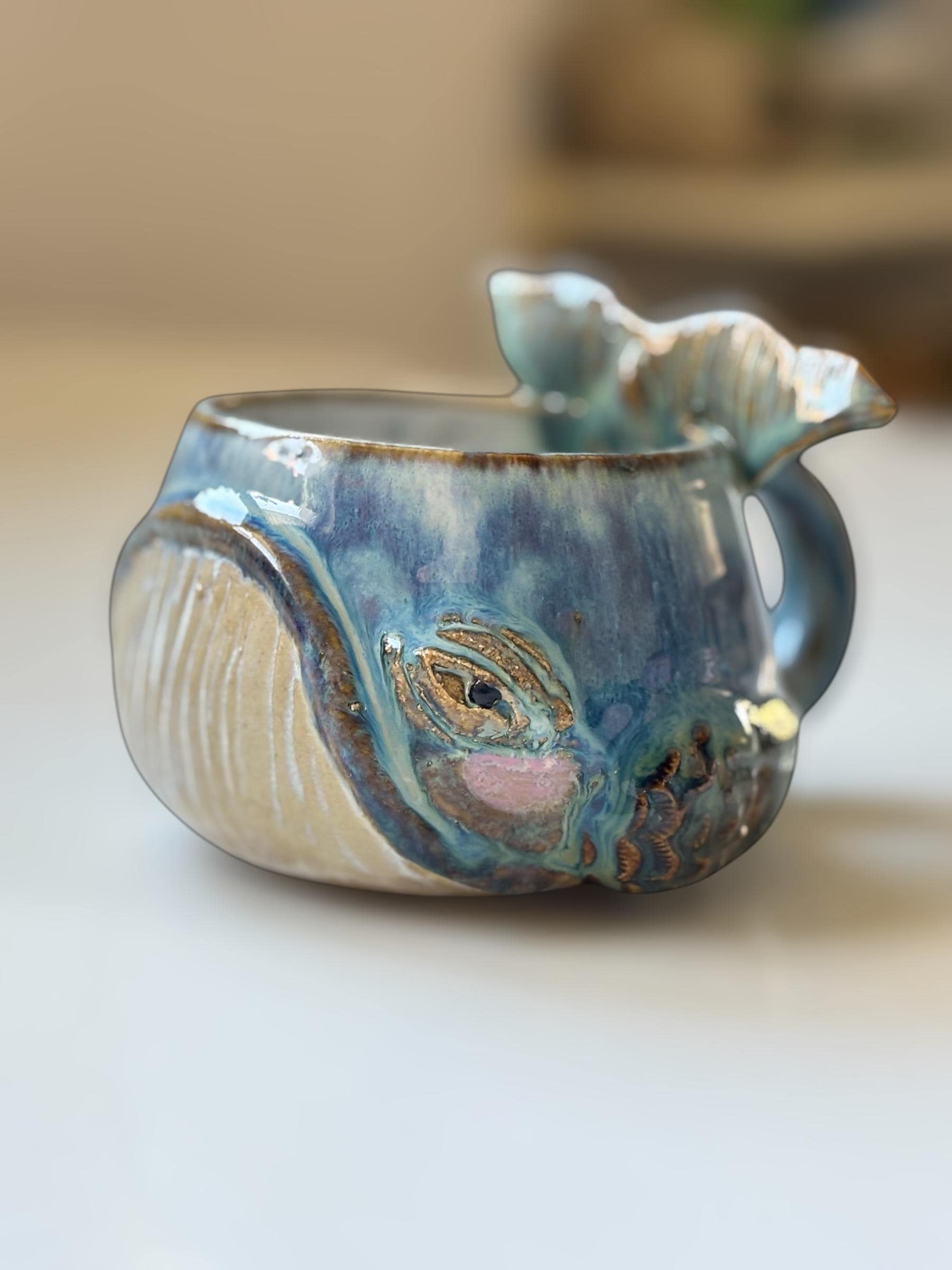 Tasse Baleine — Brume Grise - céramique faite main – Mug artisanal unique – Tasse océan originale – Cadeau – Coffee cup whale handmade