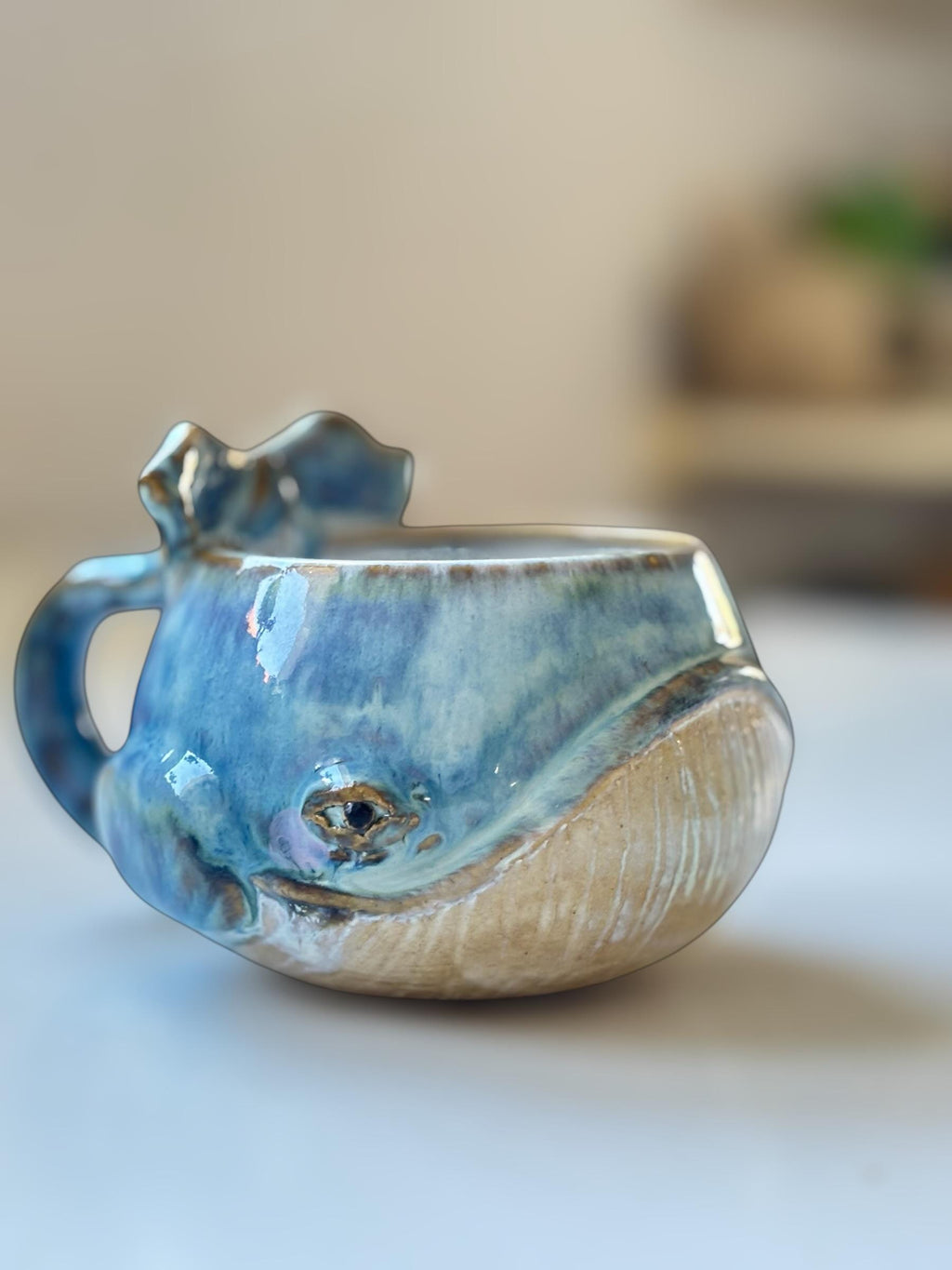 Tasse Baleine — Rivage - céramique faite main – Mug artisanal unique – Tasse océan originale – Cadeau – Coffee cup whale handmade